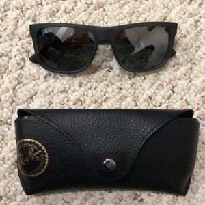 DARK GREY RAYBANS